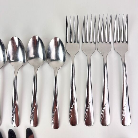 Oneida Oceanic Flatware Mixed Lot 25 Pieces Stainless Steel Knives Forks Spoons - Picture 5 of 14